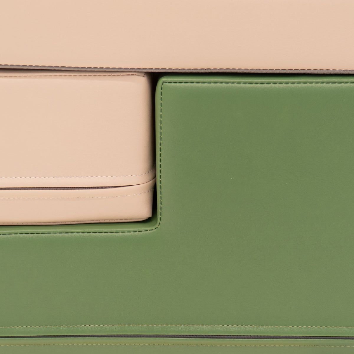 21. Close-up of IGLU Explorer Set showing pastel beige and green foam blocks with smooth edges