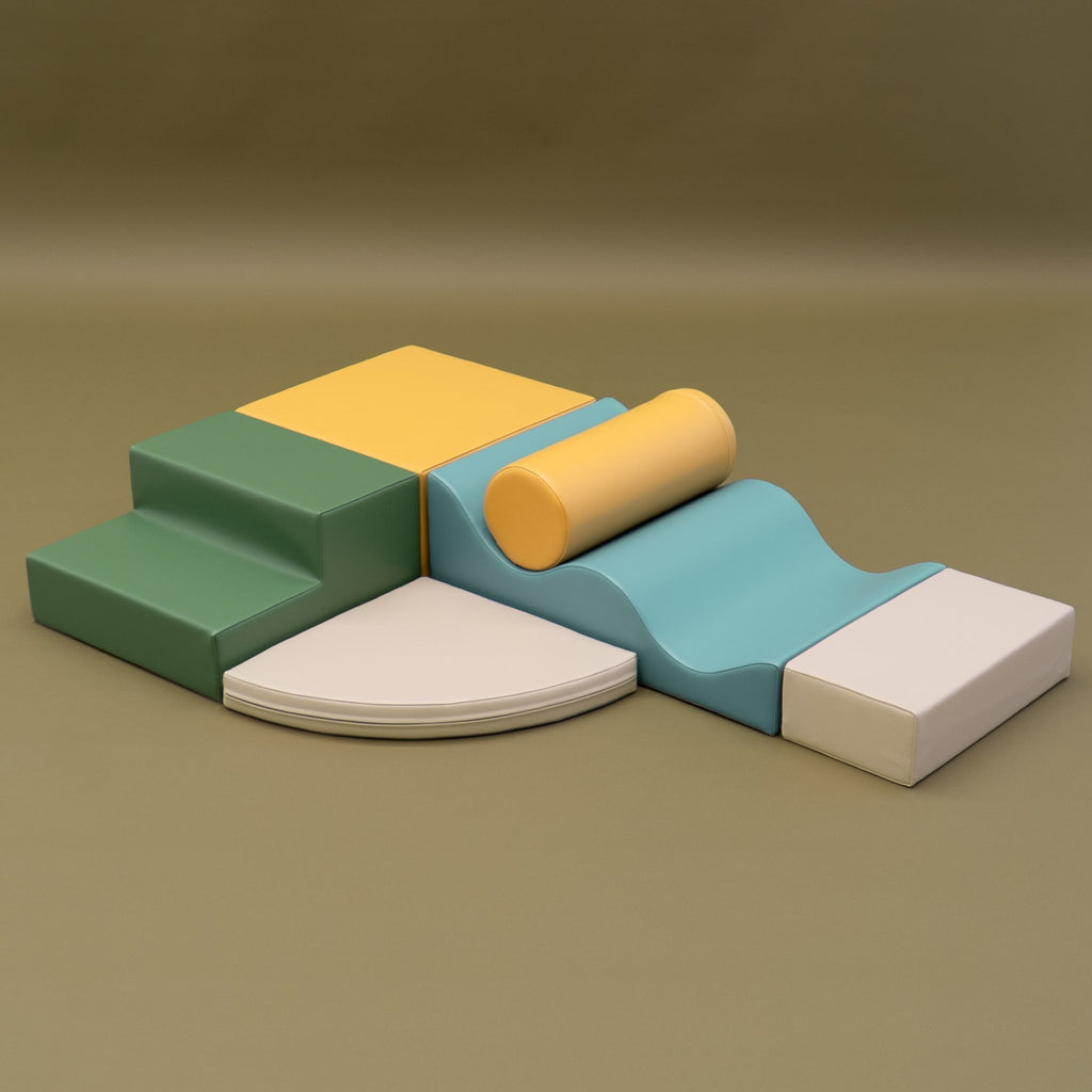 30. IGLU Explorer Set with pastel turquoise, yellow, and green foam blocks on a green background