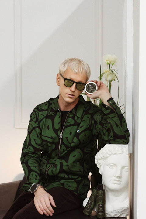 1. Magrada Organic Cosmetics Solid Oak Shampoo 'Imperial' for men, shown with packaging on a wooden surface