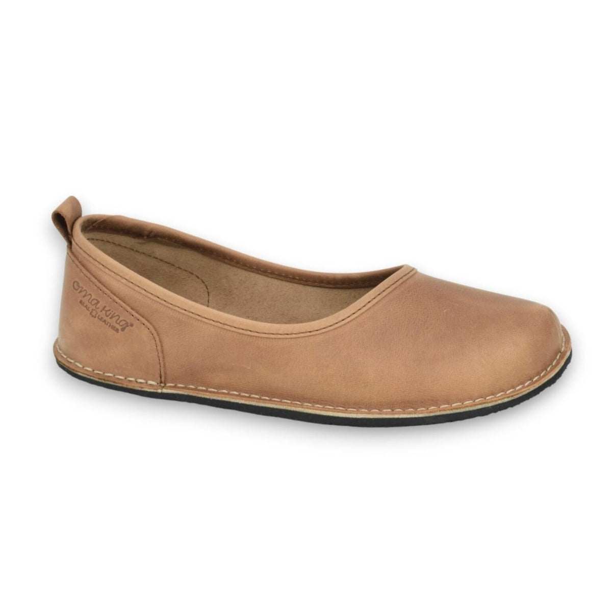1. Studio shot of OmaKing Kuutsid Shoes Wide in brown leather, showcasing side view and ergonomic design