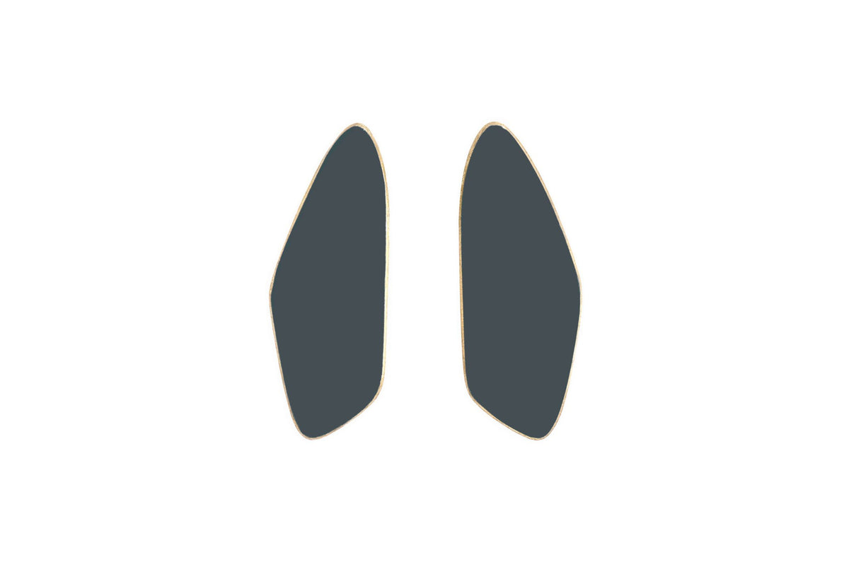 3. Lisa Kroeber Jewellery Leaves Small Earrings in dark gray, organic shape design