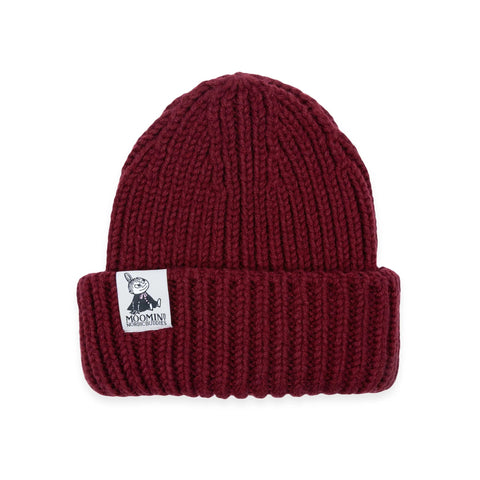 4. Flat lay of burgundy chunky beanie by Moomin NordicBuddies showing logo and ribbed texture