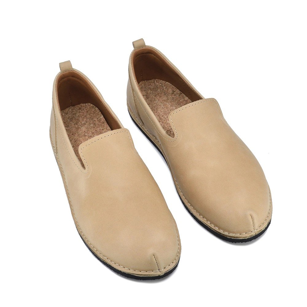 2. Top view of Omaking TOKU London Classic Shoes in beige, highlighting soft leather upper and natural cork insole