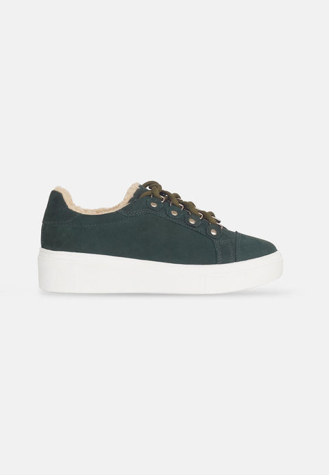 3. Studio shot of Mangará Araucaria Warm Sneakers in green, highlighting suede upper and white platform sole