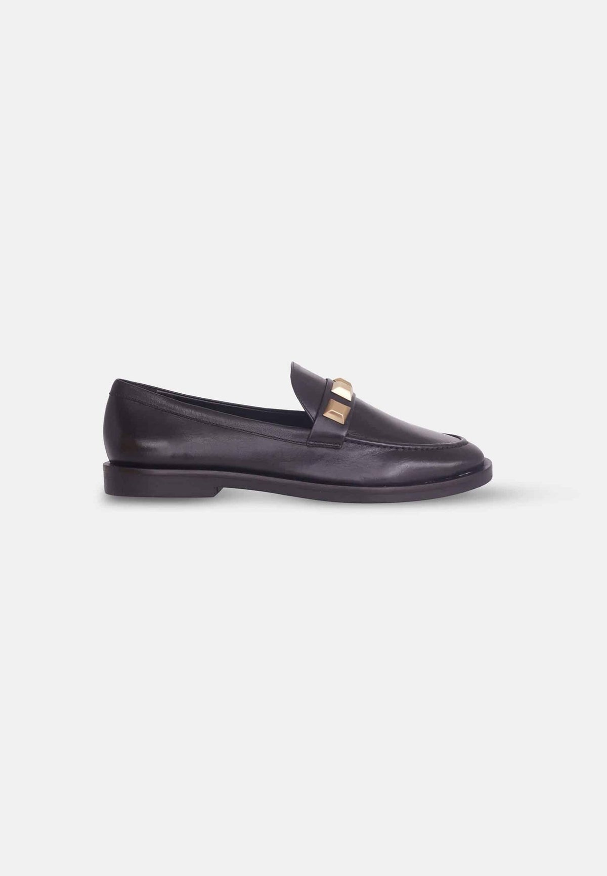 3. Women's Mangará Caete leather loafers in black, brown, and beige, displayed in a studio setting