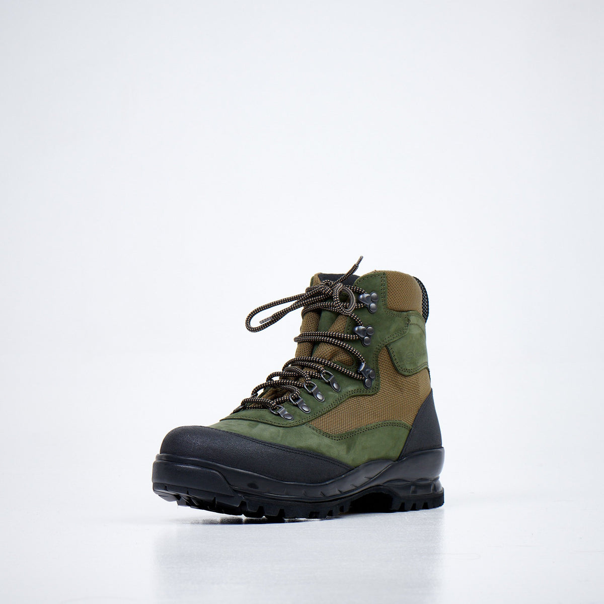 2. Samelin 550 Green Olive hiking boots in studio, front angle highlighting adjustable lacing and metal eyelets