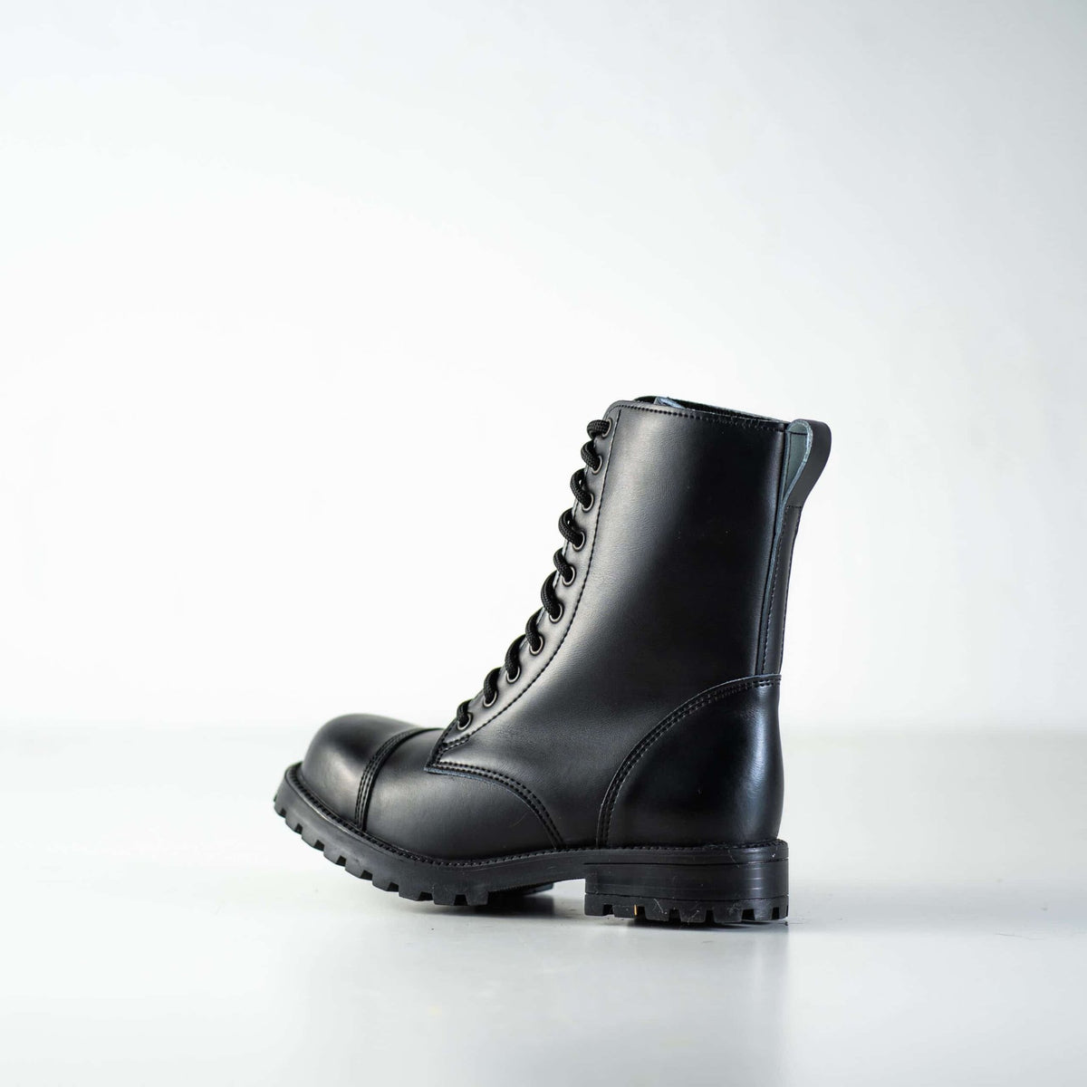 2. Side view of Samelin 511 Black boots highlighting durable leather and lace-up design