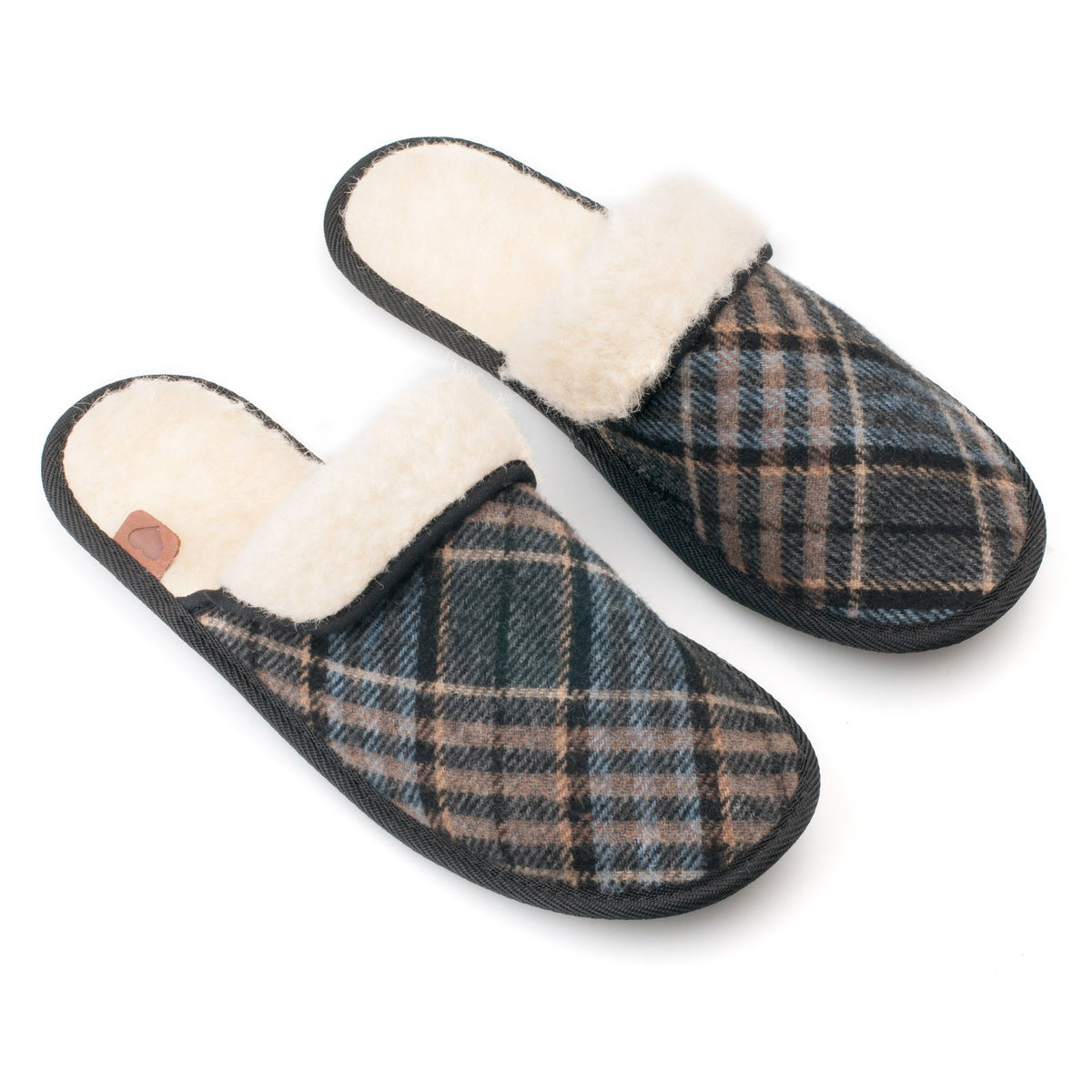 2. Top view of Omaking Ruutsi Slippers in plaid woolen textile with soft sheep's wool lining