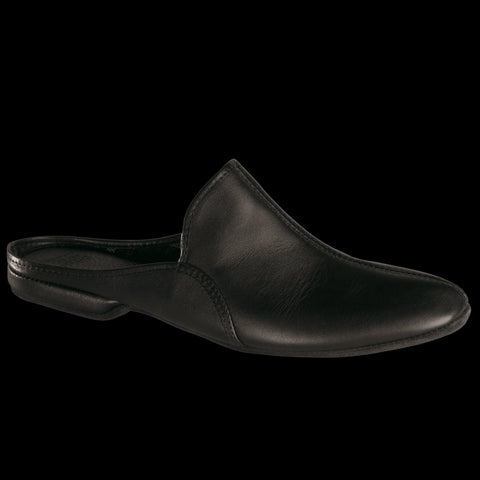 1. Studio shot of Omaking Sika leather slippers in black, showcasing slip-on design and velour leather outsole