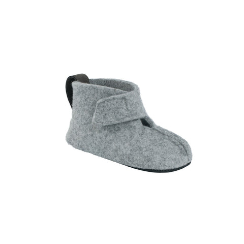 1. OmaKing KAKU natural felt kids' slipper in grey with adjustable Velcro strap, studio shot