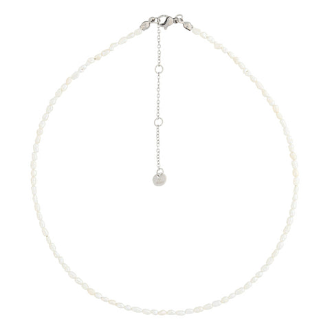 2. Olla necklace with freshwater pearls in polished silver, featuring adjustable extension chain, studio shot