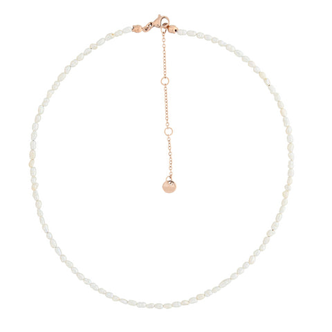 4. Olla necklace with freshwater pearls in rose gold, highlighting adjustable extension chain, studio shot