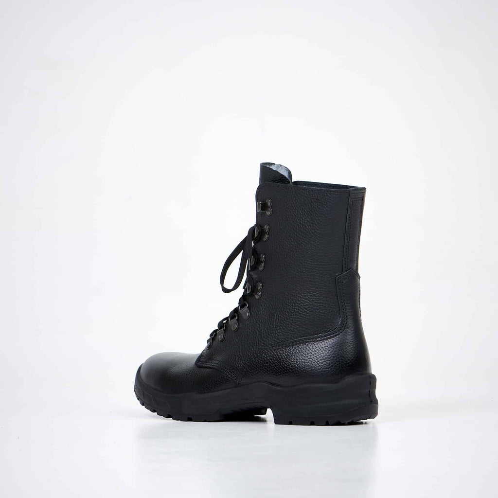 3. Side view of Samelin 2077 Combat Boots in black leather, showing durable construction and lace-up design