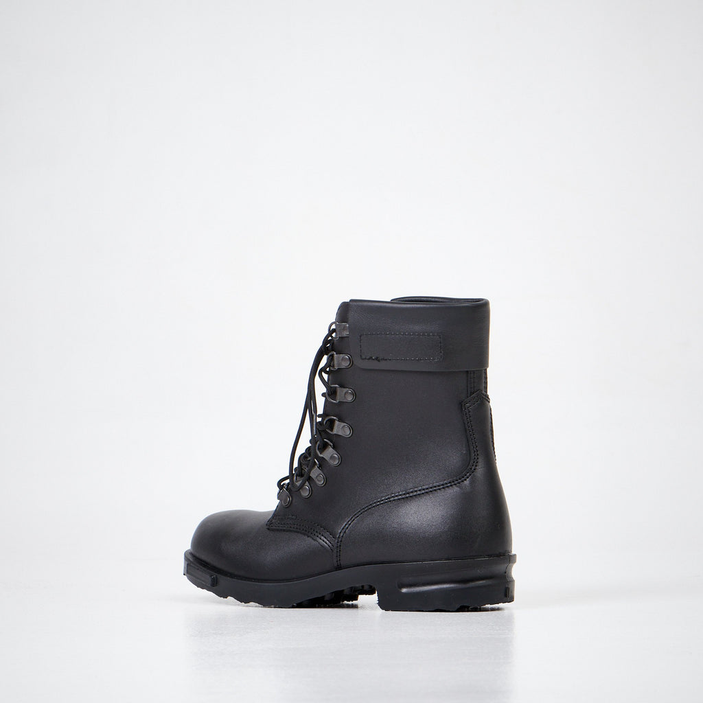 5. Front view of Samelin Hawk Pilot Boots, highlighting lace lock system and design