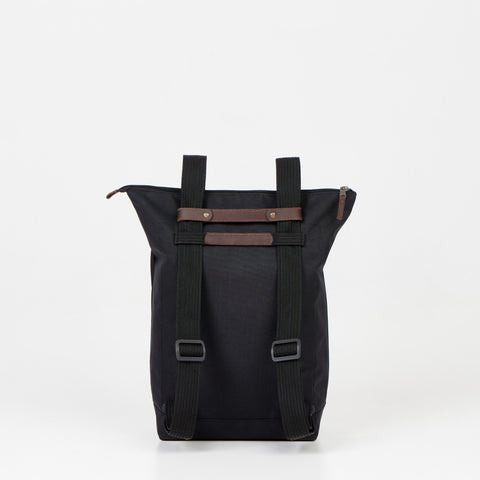 1. Black multifunctional 3in1 bag by Noel shown as a backpack in studio setting