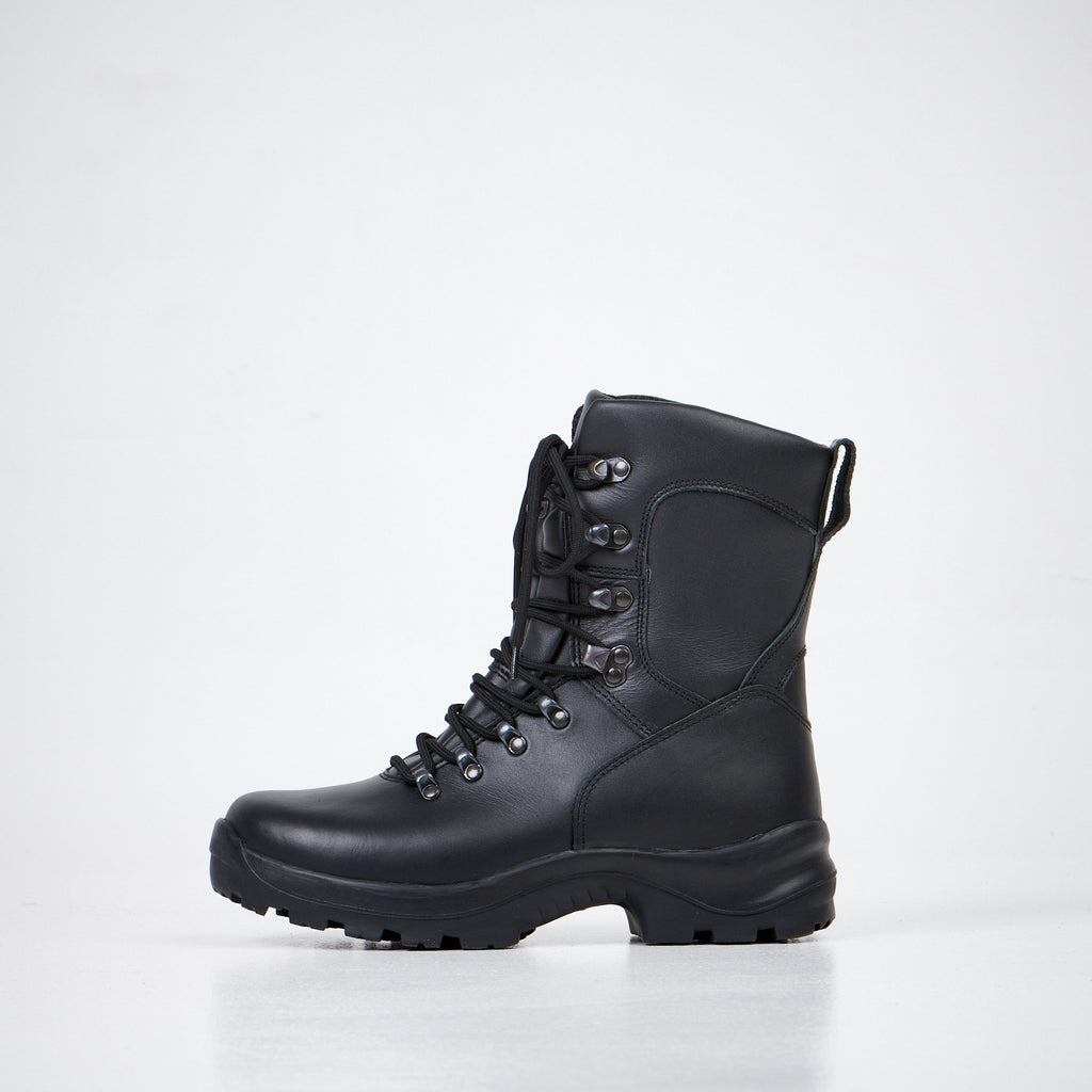 4. Side profile of Samelin Waterproof Combat Boots 736 in black, showcasing full leather construction and rugged design