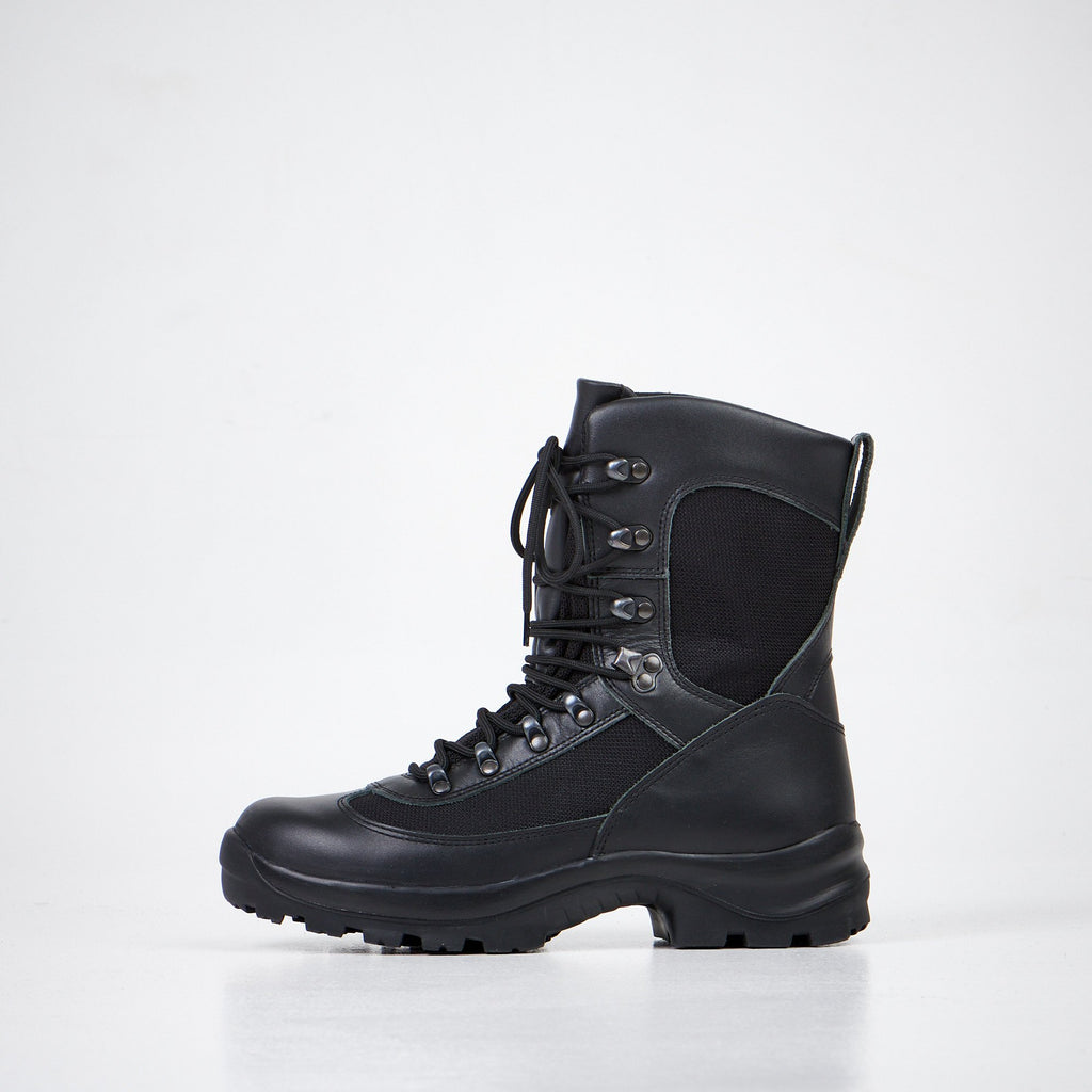 3. Front angled view of Samelin Waterproof Combat Boots 732 in black, featuring smooth chrome leather and textile