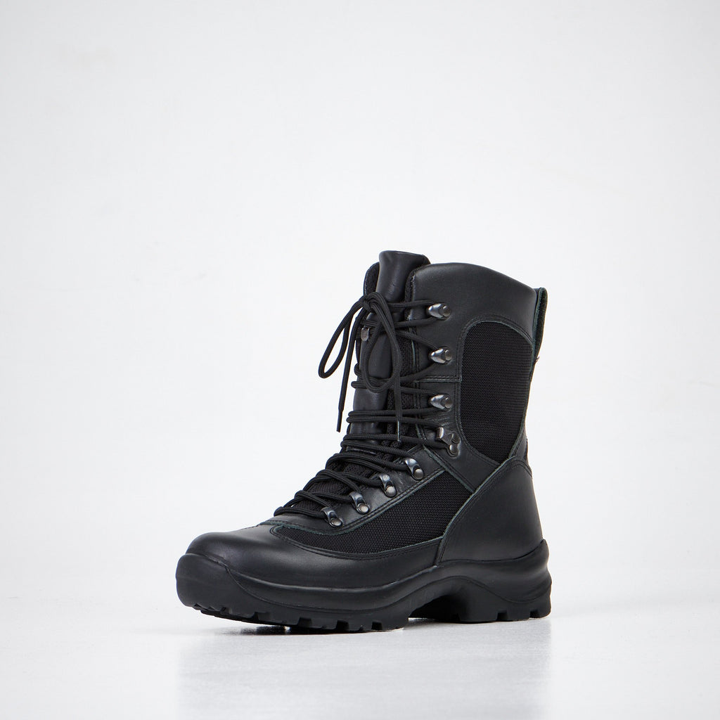 2. Side view of Samelin Waterproof Combat Boots 732 in black, highlighting stainless steel eyelets and hooks