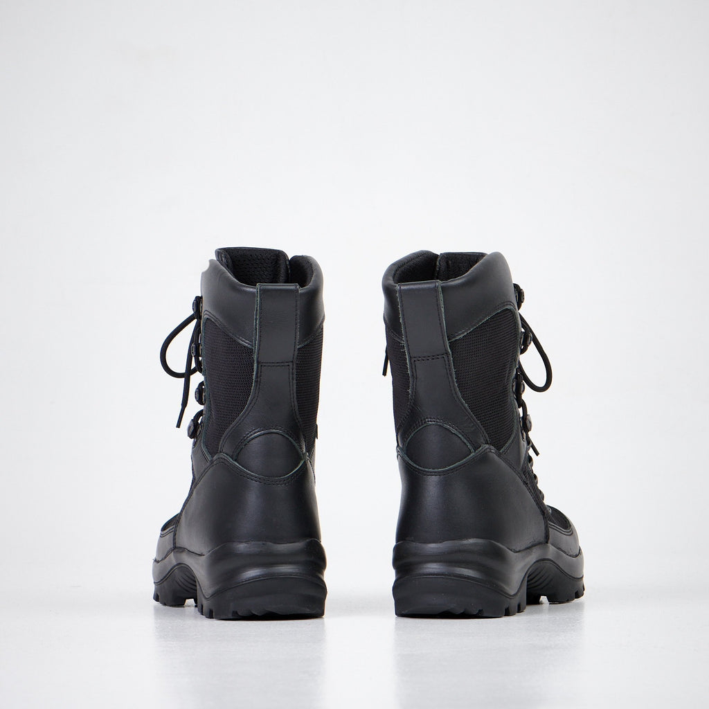 4. Side view of Samelin Waterproof Combat Boots 732 in black, emphasizing dual-layer slip-resistant outsole