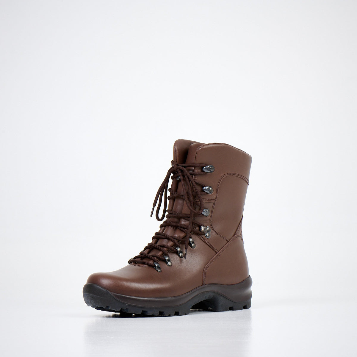 1. Studio shot of Samelin Military Boots 739 Winter in dark brown, shown from the back highlighting waterproof leather and dual-layer outsole