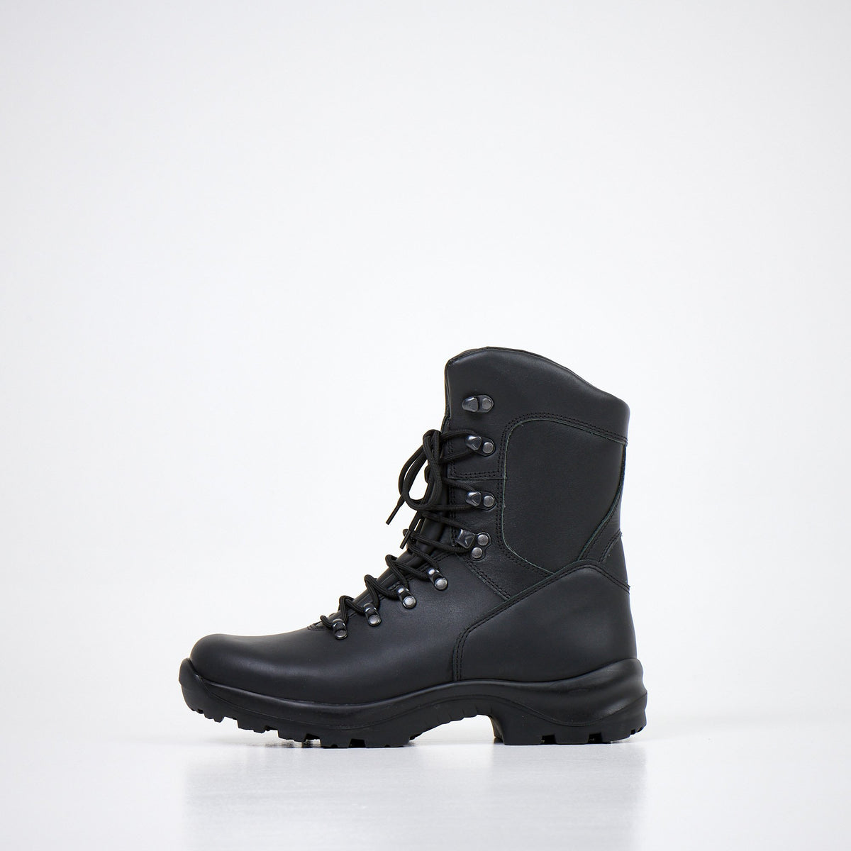 2. Side view of Samelin Military Boots 739 in black, featuring stainless steel eyelets and hooks