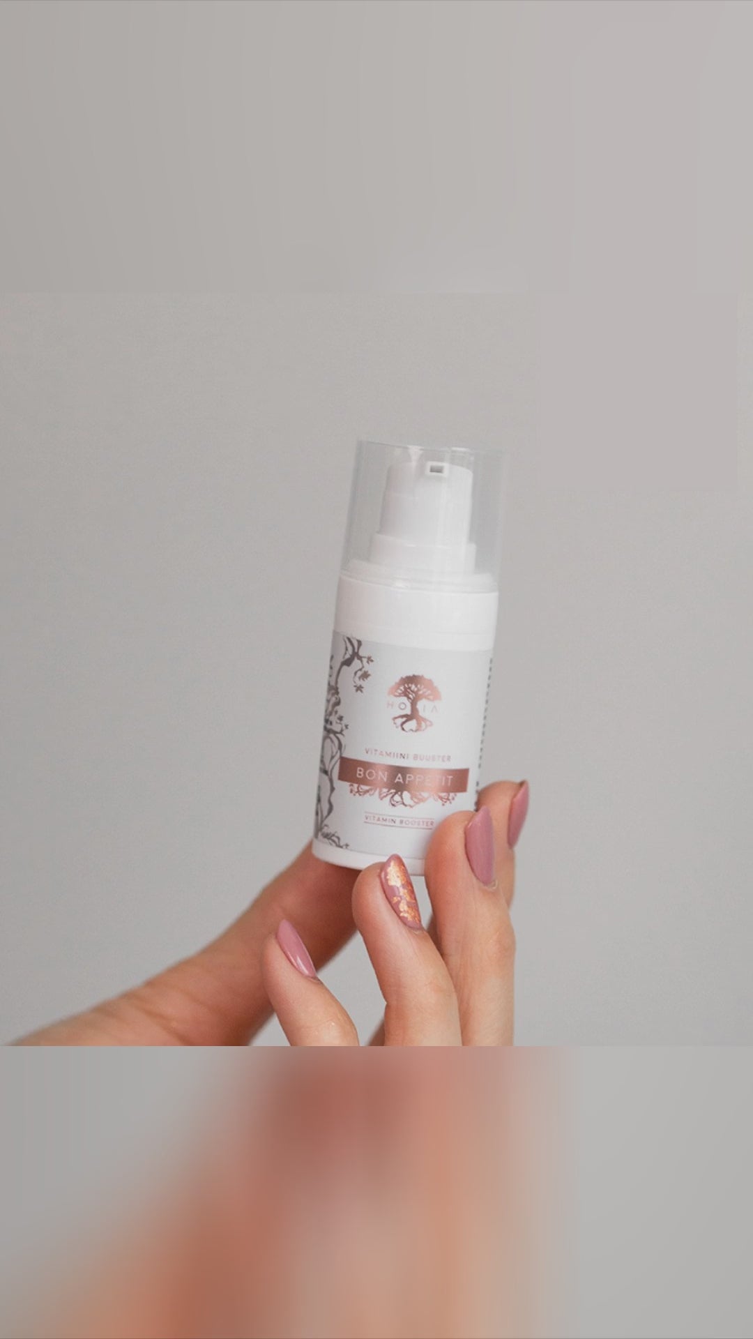 ✨ Plant-powered glow, no irritation?

Meet #HOIAhomespa Bakuchiol Vitamin Serum, 15 ml. Firmer feel, even tone, antioxidant boost. Made in Estonia, 100% natural.

-10% with code SOCIAL10
Shop now 👉 https://nooredx.ee/products/bakuchiol-vitamin-serum-bon-appetit-15-ml

#NooredX #Bakuchiol #FaceSerum #Skincare