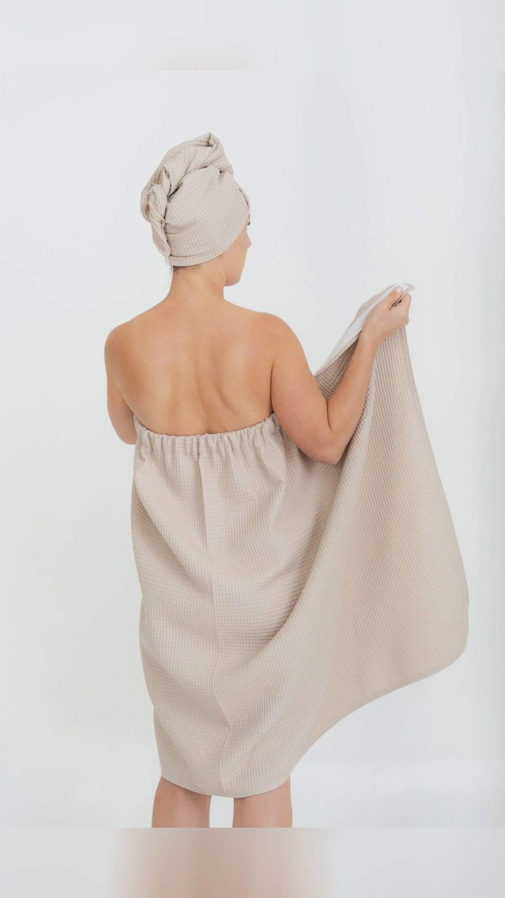 ✨ Ready for ultimate relaxation? Step into your home oasis with NUSS’s Cotton Waffle Sauna Wrap. Soft, lightweight, and handmade in Latvia, it’s the perfect post-shower companion. Secure fit, breathable feel, and stunning colors. You're one velcro away from pure comfort. For those who value quality over quantity, dive deeper. All the details await. Link in bio. 🌿 Nuss