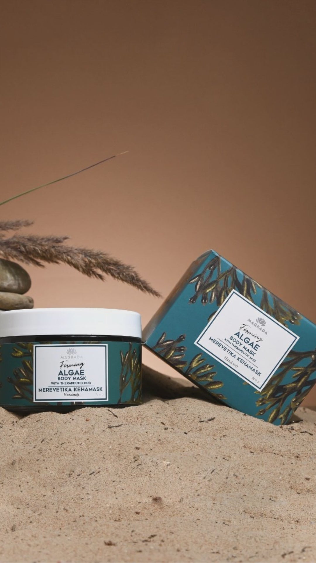 🌊 Smooth, firm, glow. #MagradaOrganicCosmetics Algae Body Mask (200 ml) blends Baltic mud + peat, shea & cranberry for toned, hydrated skin. Vegan, clean, made in #Estonia. -10% with SOCIAL10. Shop: https://nooredx.ee/products/firming-algae-body-mask-with-therapeutic-mud-200-ml #NooredX #Anticellulite #Skincare