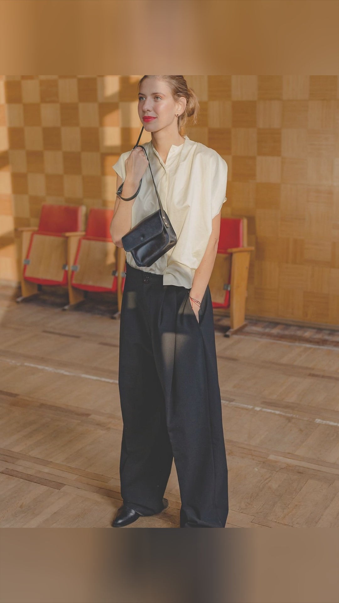 🖤 What if your everyday bag did more with less? Meet RUBY by TOKS VISOKS, the compact crossbody you wear on repeat. Structured, hands-free, with a smooth magnet buckle. Handmade from recycled leather in Lithuania MadeInLithuania for a refined European finish. Fits phone, wallet, and sunnies without the bulk. From gallery hop to date night, it keeps pace and looks sharp. Save this for outfit inspo and shop via link in bio. TOKSVISOKS Bestseller