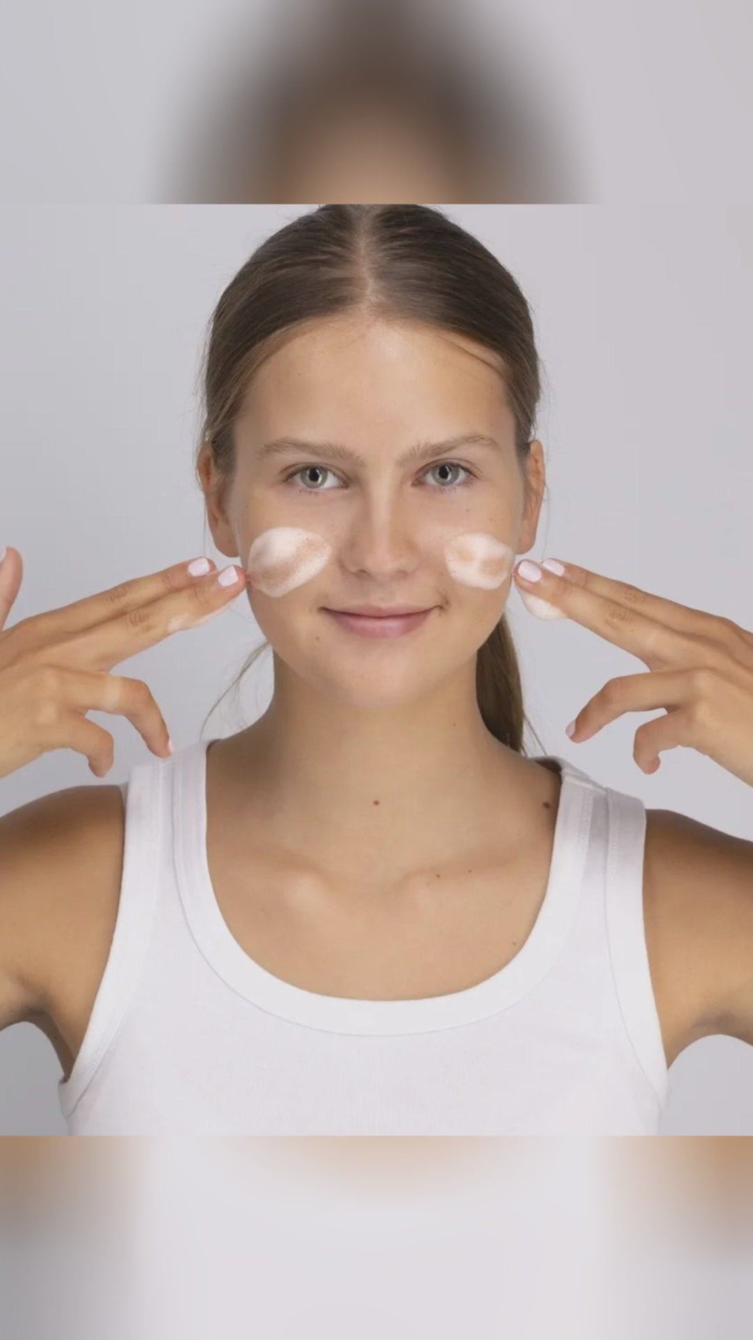 ✨ Dull skin, who?

150ml #Berrichi Cleansing Foam melts SPF, oil & makeup without stripping.
99.7% natural, Ecocert COSMOS, vegan. AHA + algae = smoother, even tone.
For all skin types, even #SensitiveSkin.

-10% with SOCIAL10
Shop: https://nooredx.ee/products/facial-cleansing-foam-150ml
#Skincare #CleanBeauty #MadeInEurope