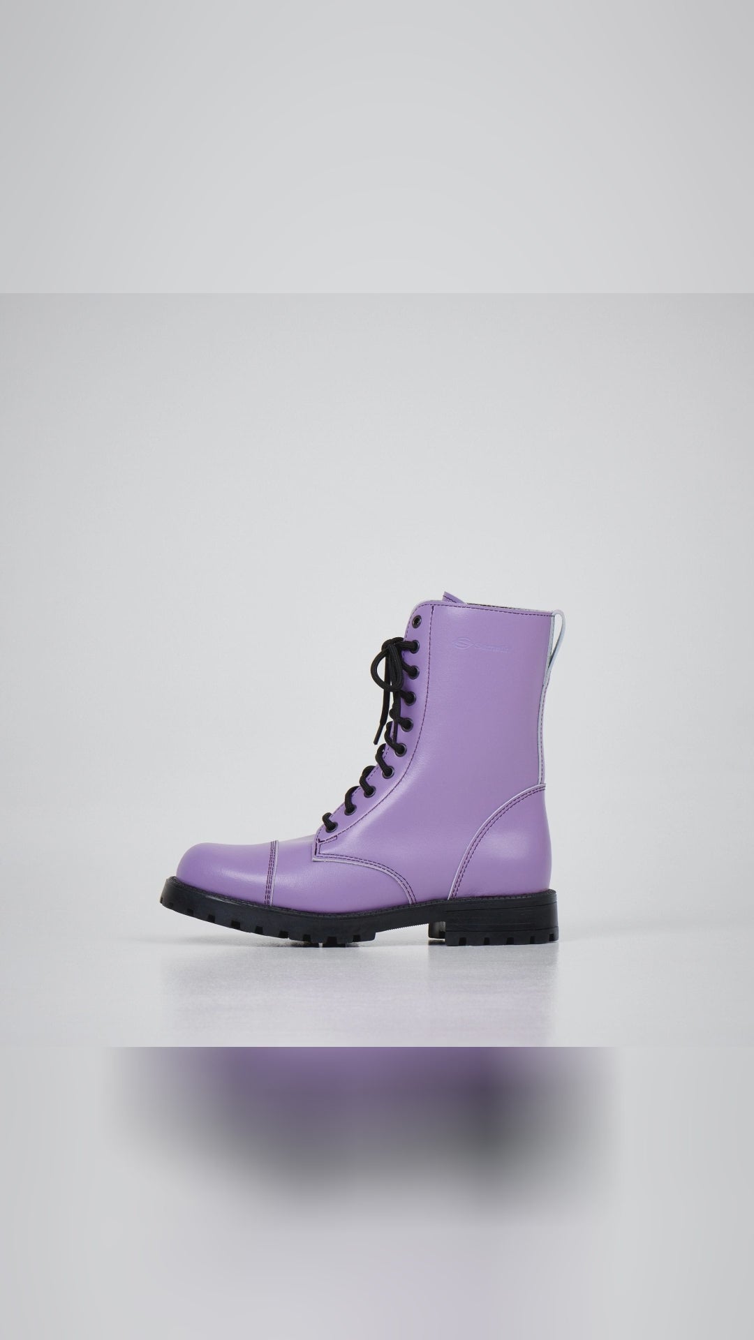 👢 Ready to make a statement? Check out Samelin's 511 Purple boots! With water-repellent leather & durable PU outsole, these boots are crafted for year-round adventures. 🌦️ Boots MadeInEurope Get yours: https://nooredx.ee/products/511-purple