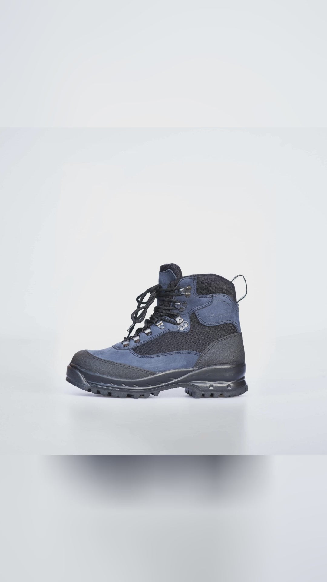 🌧️ Trail or city, who’s afraid of a little weather?



Meet the #Samelin 550 Navy #HikingBoots: waterproof nubuck, breathable Topaz membrane, and Vibram grip that bites back. Rubber-reinforced toe and heel, reflective pull tab, adjustable lacing.

Light on foot, heavy on traction. Save this for your next hike, use SOCIAL10, and shop via link in bio. #Vibram #MadeInEstonia
