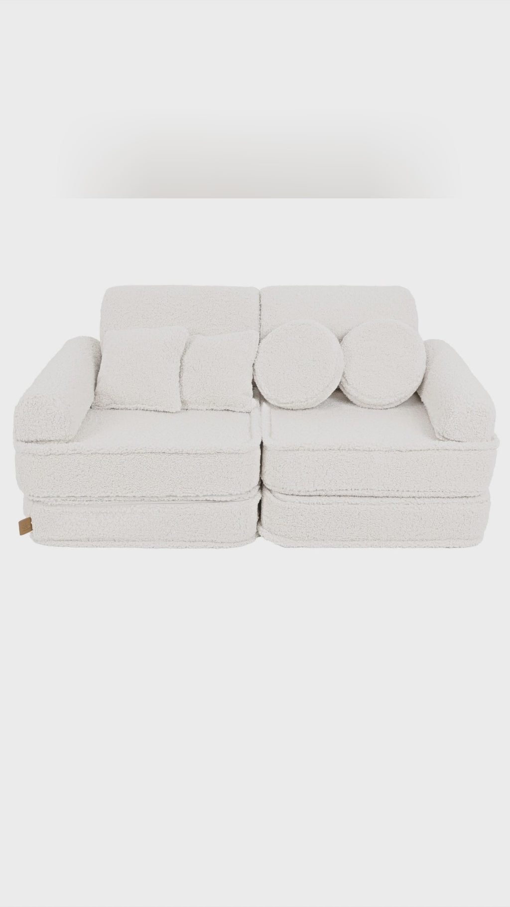 🛋️ The MeowBaby Medium Modular Sofa in BearlyCream is all about style + creativity! Kids can relax, read, or build dream spaces. Let their imagination flow! 🌈 Safe, soft, and MadeInEurope. Explore now! 🌟 👉 nooredx.ee/products/medium-modular-sofa-for-kids-bearly-cream KidsFurniture PlaySofas MeowBaby