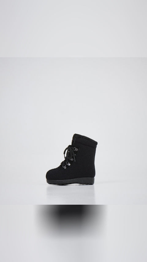 🧦 Keep tiny toes toasty all winter long! Meet the Nesna Lobben Felt Boots 724—crafted in Estonia with care and comfort. Lightweight yet durable, these boots are perfect for those snowy strolls. Is it style or functionality you crave for your child's winter gear? Why not both with our KidsFootwear! Discover warmth and elegance in every step. Don't let these slip away—check out our kids' BestSellers while you can. Your child's winter adventure awaits. Catch it now: link in bio. NesnaLobben