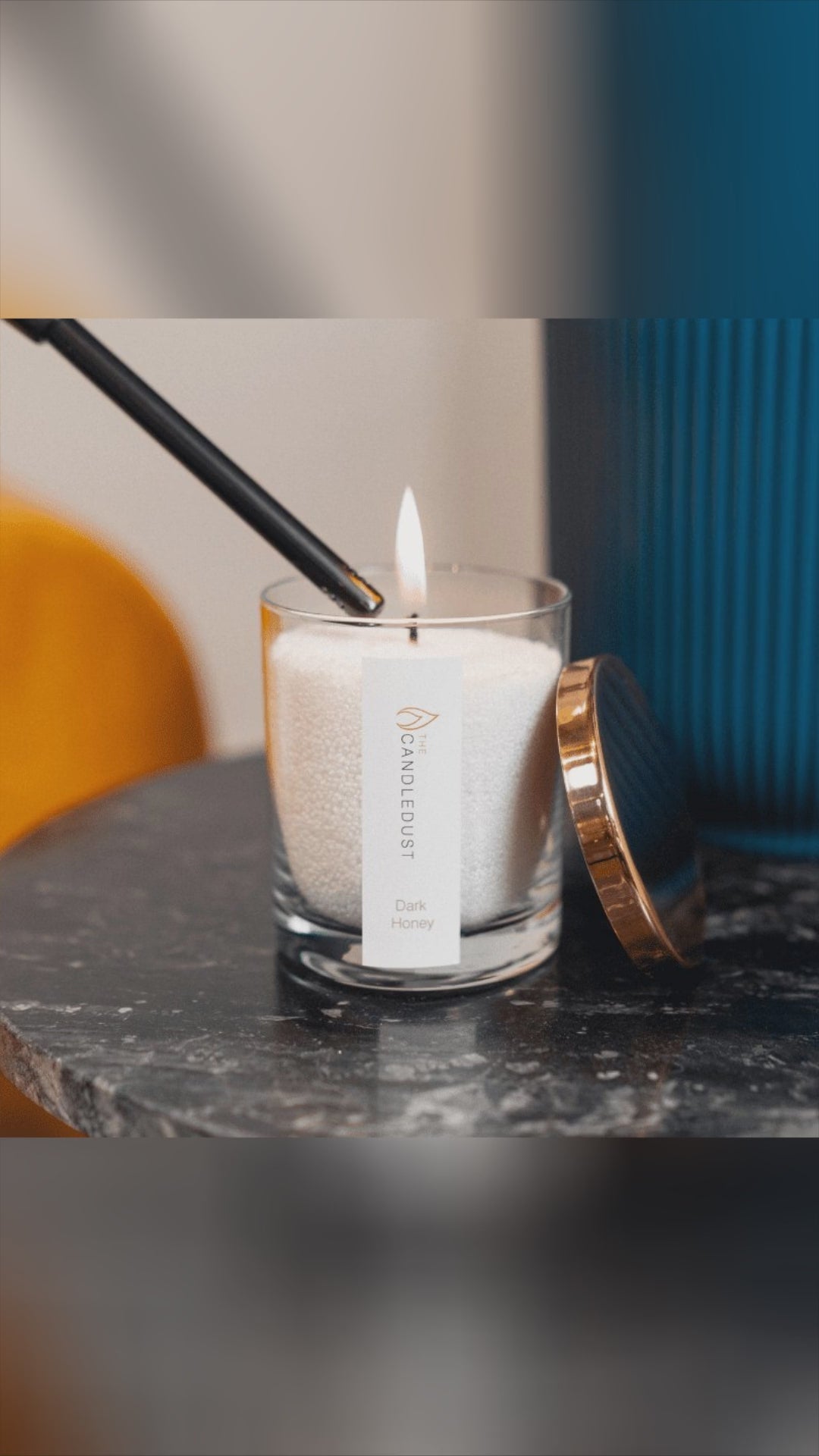 ✨ Champagne + rhubarb = instant cozy glow. 30h clean burn. Vegan. Handmade in Estonia with rose gold lid. Candledust HomeFragrance Gift it or light it tonight. Europe YoungFashion Shop now: https://nooredx.ee/products/powdered-candle-in-glass-rhubarb-sparkle-160g