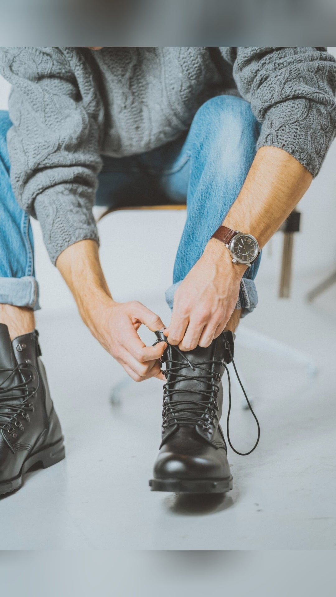 🖤 What do NATO-trusted boots feel like on city streets? Meet the Samelin Hawk Pilot Boots. Full-grain leather, quick lace-lock, and a waterproof side zip. Made in Estonia MadeInEurope for military-grade grit with everyday comfort. From jeans to wet pavements to weekend trails, they just go. Save this for your next city-to-trail day. Get yours, link in bio. Samelin MensBoots Boots