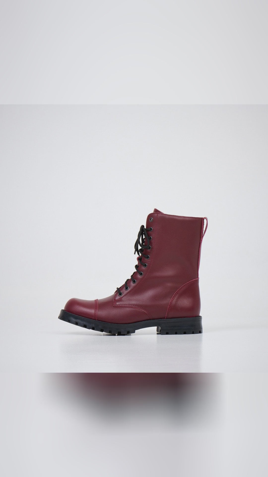 👀 Ready to elevate your shoe game? The Samelin 511 Burgundy boots are your new everyday staple. With water-repellent genuine leather and a direct-injected sole, these boots redefine comfort and style. Perfect for both city strolls and weekend adventures, they promise durability without compromise. Enjoy the fusion of tradition and modernity, straight from Estonia! Curious about comfort? Experience the unbeatable fit. Your next favorite boots await—check out the link in bio. Samelin MensFootwear