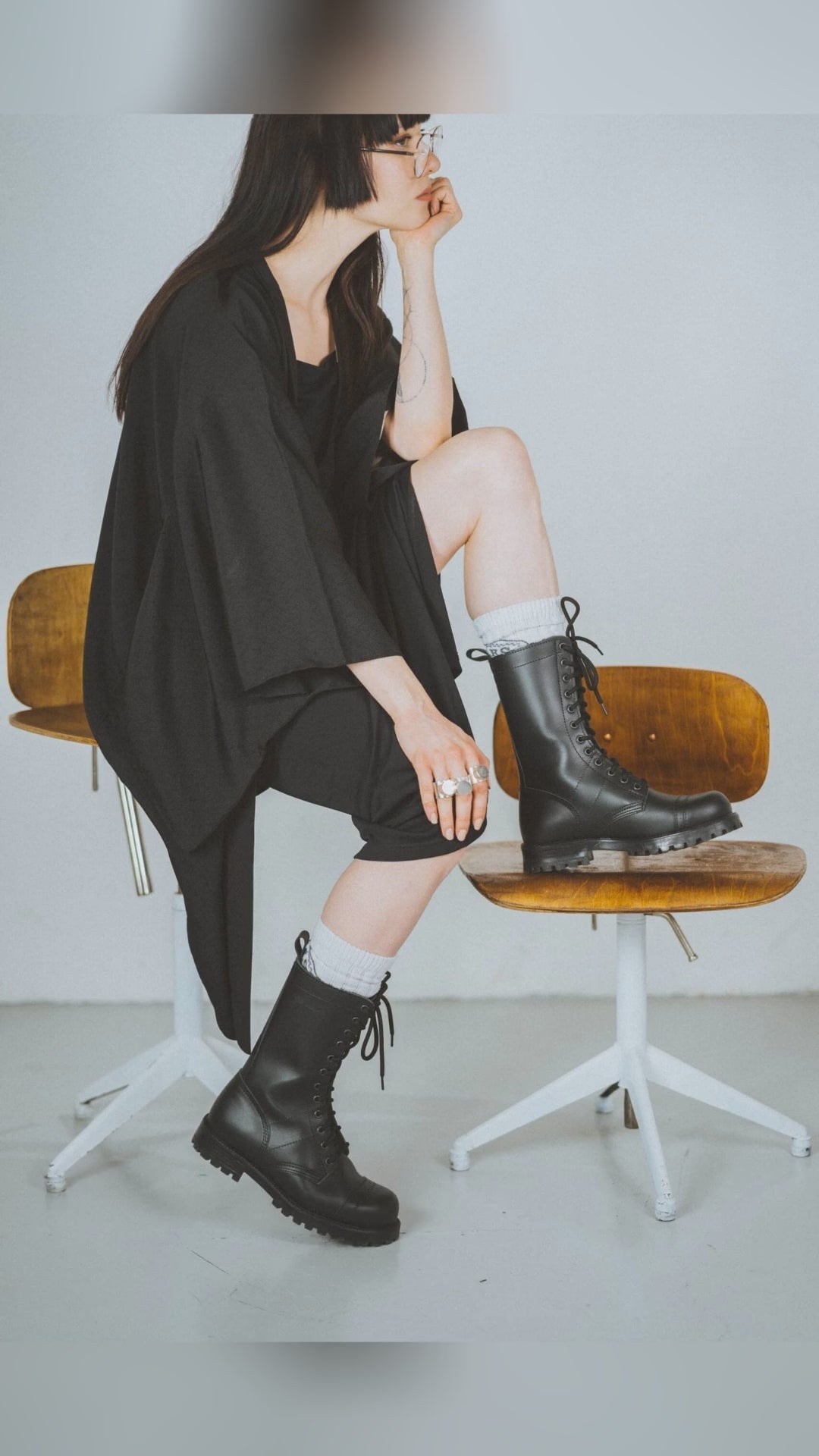 🖤 How tough can a city boot get? Water-repellent leather with a rugged, direct-injected outsole built to grip. EU-made precision you can feel from first lace to late-night walk Samelin. From rainy sidewalks to last-train sprints, the 516 AviatorBoots don't blink; unisex, AllBlack, built for urban days and woodland detours. Save this for your next fit, then hit link in bio.