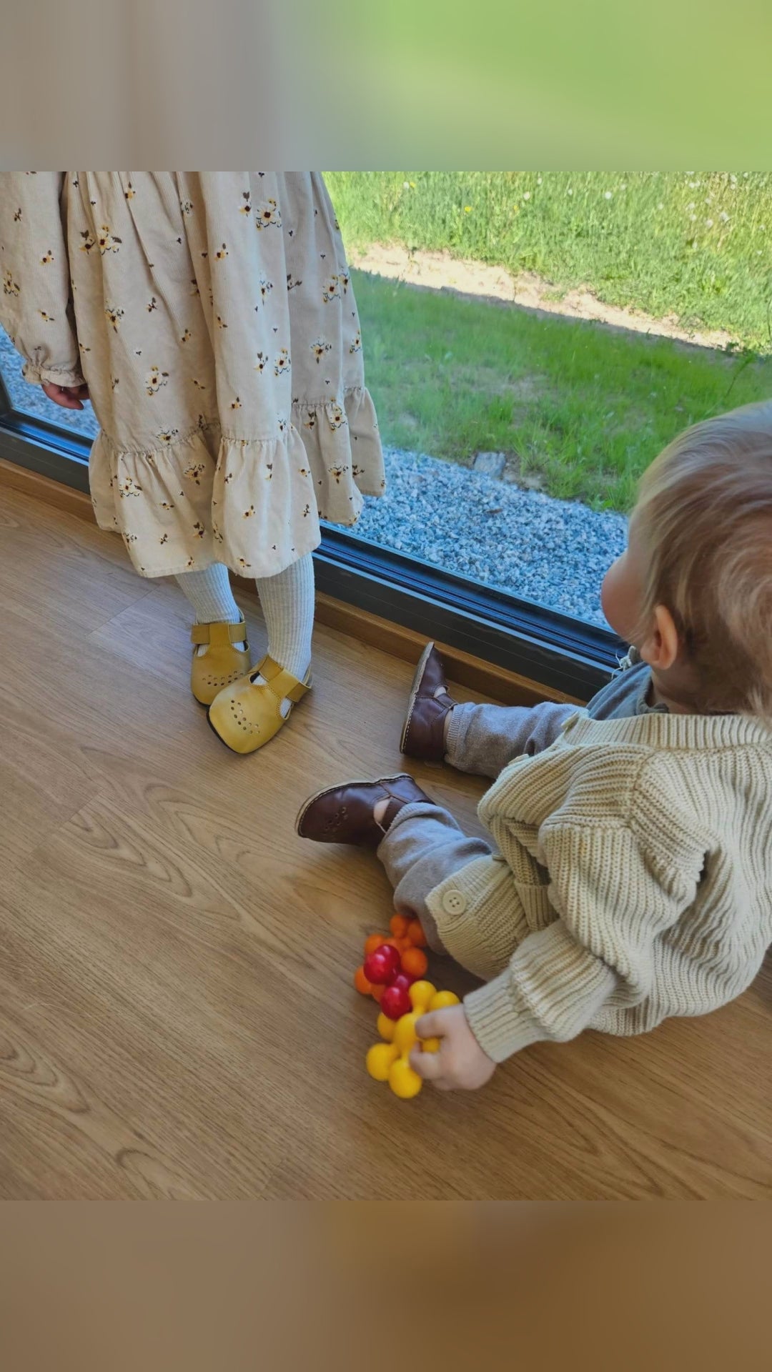 🟡 What makes first steps feel this steady?




Mutsu by Omaking wraps tiny toes in extra soft leather with a wide, foot-shaped toe box for natural wiggles. Airy, breathable, and secured with easy Velcro for out-the-door moments. #Omaking
Anti-slip sole for wobble-proof grip, thin and flexible for healthy movement #KidsFootwear. Handmade in Estonia for quality you can feel.
Tap size guide and shop via link in bio. Save for new walkers. #KidsSlippers #ReadyForSchool