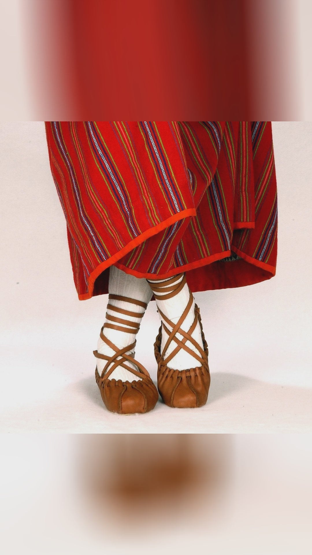 💃 How do folk vibes meet city nights?




Omaking’s upgraded tied dancing shoes hug your feet with soft latex insoles and adjustable laces. Pairs with a striped dress or denim and lace.

Handmade in Estonia, they flex from studio to street. Tap link in bio and use SOCIAL10 if you love a good first step. #Omaking #WomensFootwear #DancingShoes #EUmade