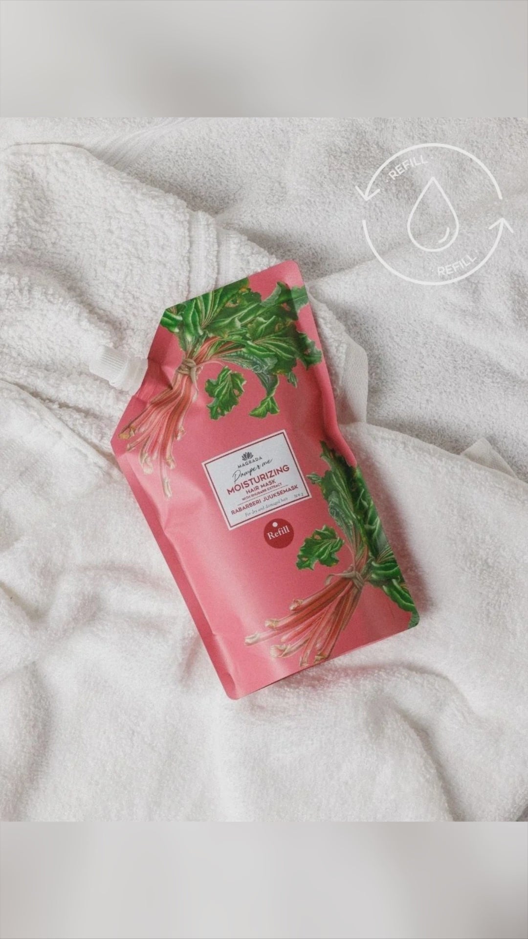 ♻️ Ever tried a hair mask that replaces two bottles? Meet the 500 ml refill from Magrada: creamy, smooth and built to fight frizz while adding mirror shine. One tube equals two originals, with castor and macadamia oils in a 94%+ natural-origin, EU-made formula. After wash, smooth on, wait 5-10, rinse. Hair feels soft, glossy, and tamed without the silicones, sulphates, or guilt. Ready to refill your routine? Use SOCIAL10 and shop via link in bio, then save this for wash day. hairmask cleanbeauty