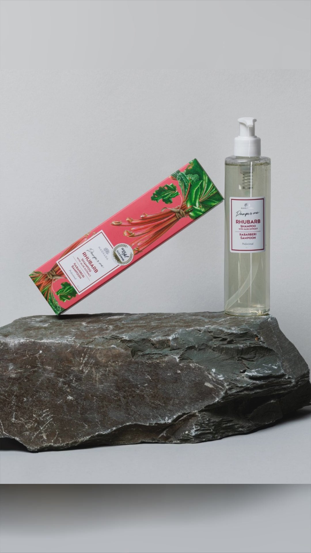 🍃 Feeling like a little hair therapy? Dive into the lush, creamy world of rhubarb-infused magic. Ever wondered how to turn an ordinary shower into a rejuvenating retreat? Discover our MagradaOrganic touch with every wash! Each drop boasts a blend of soothing rhubarb and hydrating aloe, marrying nature with vibrant salon finish. Crafted in Europe, because quality matters. Curious for more? Your hair's secret weapon is waiting. Explore the full story in bio, and make salon-worthy hair an everyday