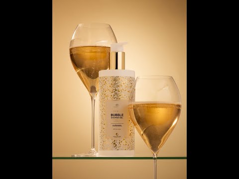 🛁 Luxuriate with Magrada Organic Cosmetics Bubble Hand Wash Gel, scented with sparkling wine! Experience soft, radiant skin with eco-friendly, VeganBeauty goodness. Treat your hands to luxury 🌟 https://nooredx.eu/products/bubble-hand-wash-gel-400ml MagradaCosmetics CleanBeauty