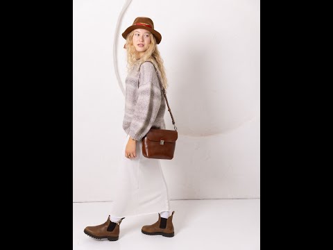 👜 Check out the ARLOPurse by TOKSVISOKS! Perfect companion for your day & night with its spacious design & ginger hue. Handmade in Lithuania, combines style & function. Explore now! 👉 https://nooredx.eu/products/arlo-purse-ginger Handbags Crossbody MadeInEurope WomenFashion