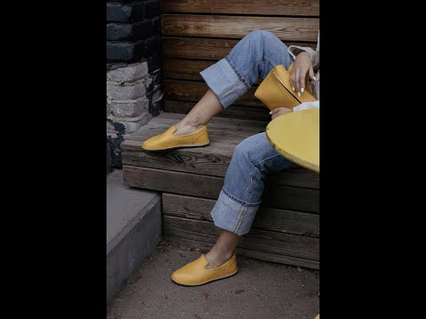 🌟 Ready to shine? Meet the TOKU Lisbon bag by Omaking! This vibrant Yellow ShoulderBag offers timeless design and PremiumQuality for any occasion. Inspired by Lisbon's street culture, it's your new favorite accessory! 👜✨ 👉 Discover more at: https://nooredx.eu/products/toku-bag-lisbon-yellow YoungFashion Europe