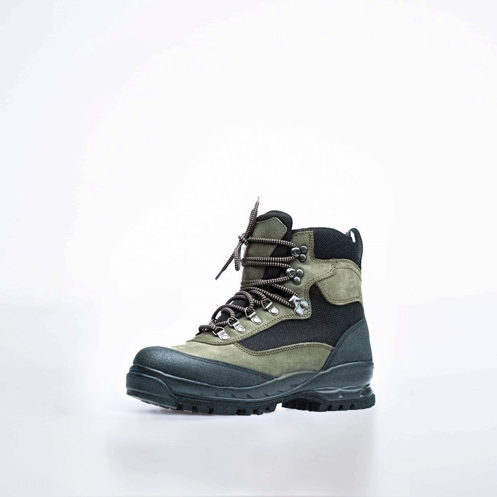 1. Samelin 550 Lichene hiking boots in green and black, shown in studio setting