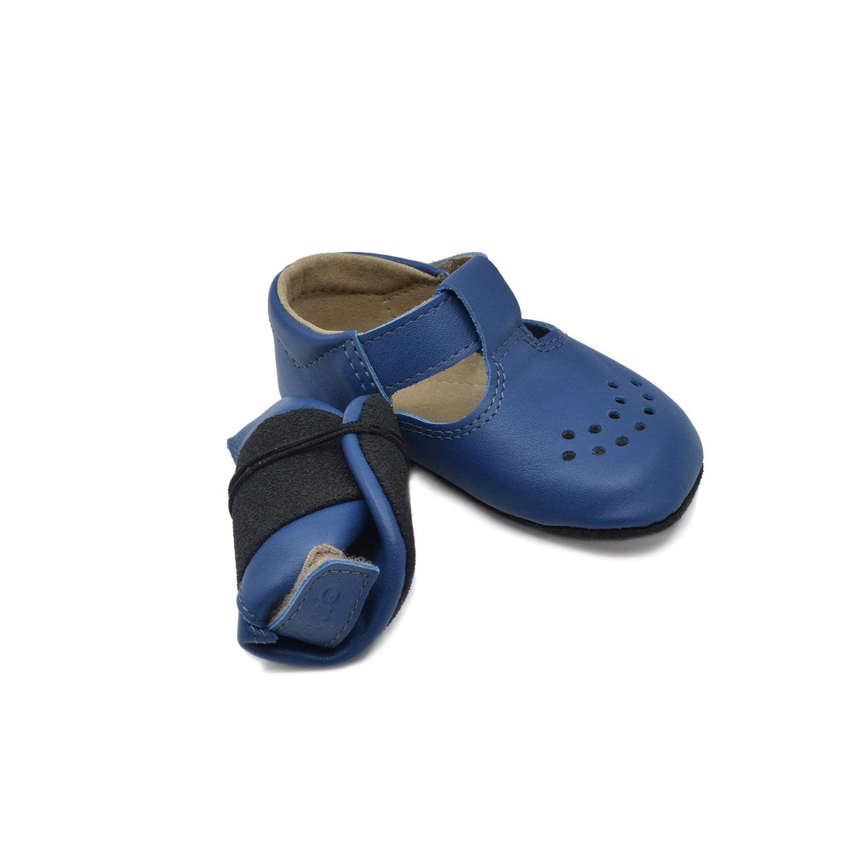 3. Studio shot of Omaking Mutsu blue kids' slippers with Velcro fastener and air holes