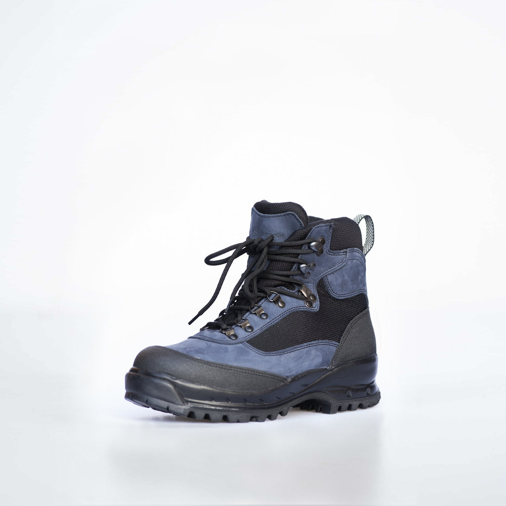 2. Side view of Samelin 550 Navy hiking boots highlighting adjustable lacing and metal eyelets
