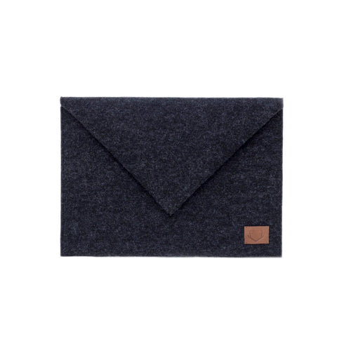 3. Studio image of Nordhale Skive black clutch and laptop case made from recycled PET felt