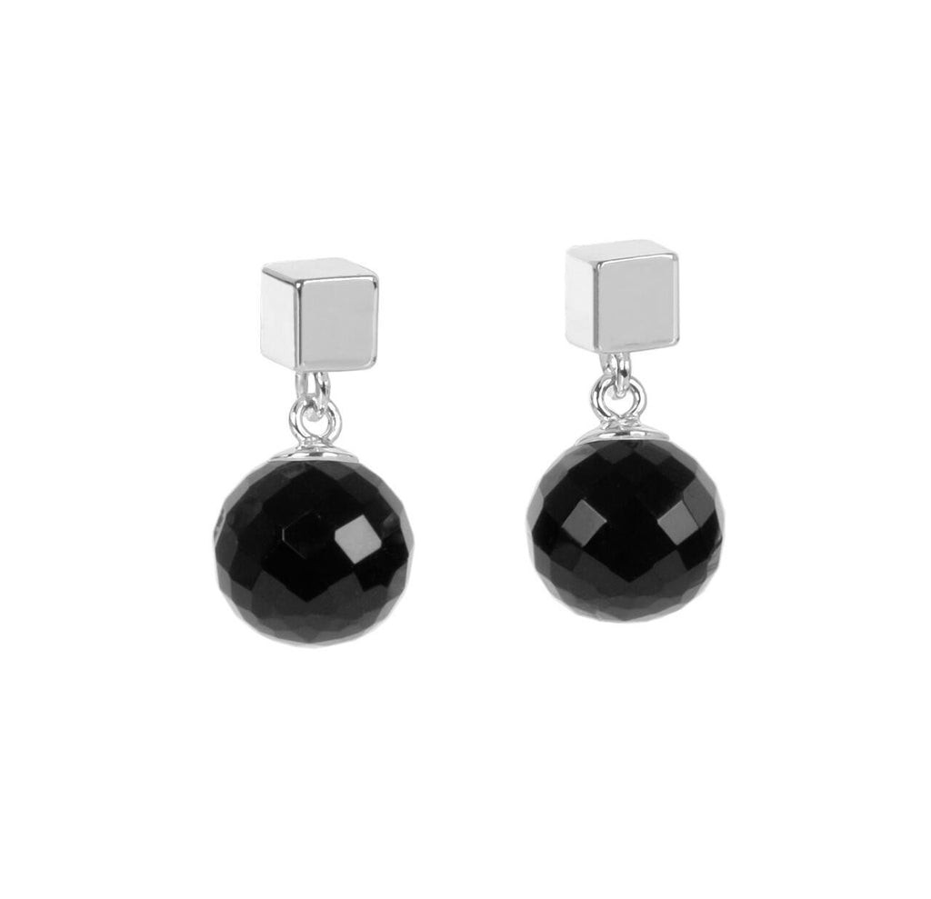 1. MyaMoon solid onyx earrings in silver plating, showcasing Nordic minimalism and elegance, designed in Estonia